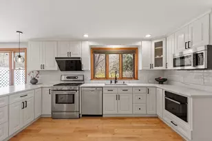 933 Liberty Square Rd, Boxborough, MA 01719 - Photo 11