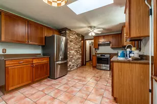 322 Spring St, Shrewsbury, MA 01545 - Photo 3