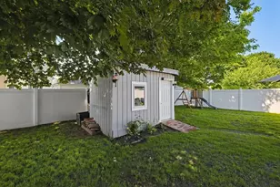 23 Kosciusko St, Peabody, MA 01960 - Photo 31