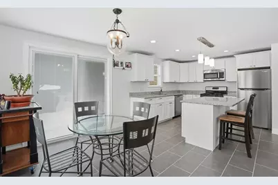 2 Hemenway Road, Framingham, MA 01701 - Photo 9