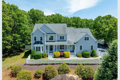 17 Dudley Road, Mendon, MA 01756 - Photo 1