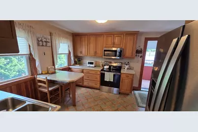 351 Davis Street, Greenfield, MA 01301 - Photo 11