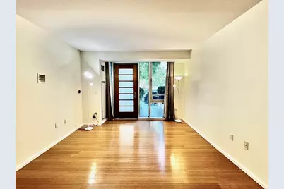 2 Earhart #121, Cambridge, MA 02141 - Photo 5