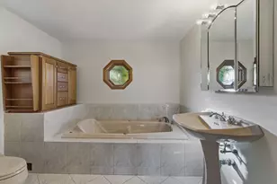 33 W Elm St, Hopkinton, MA 01748 - Photo 29