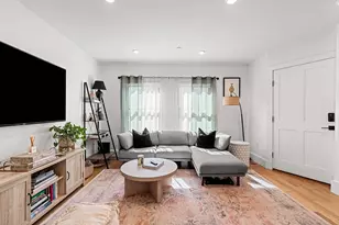 4 Everett Pl, Boston, MA 02128 - Photo 11
