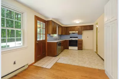 40 Shattuck St, Pepperell, MA 01463 - Photo 9