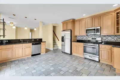 86 Brown St #4, Waltham, MA 02453 - Photo 7