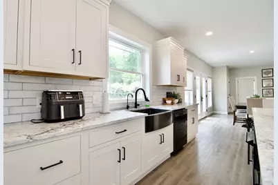 103 Oak Hollow Rd, Springfield, MA 01128 - Photo 17