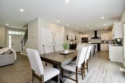 103 Oak Hollow Rd, Springfield, MA 01128 - Photo 9