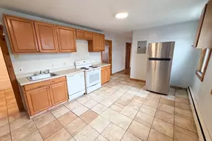 127 Austin St, Worcester, MA 01609 - Photo 3