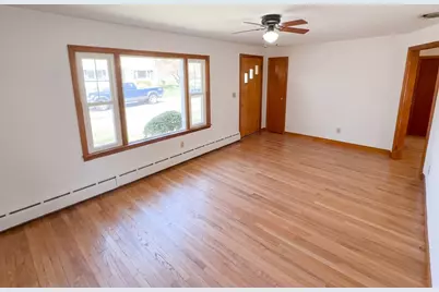 41 Hicks St, Chicopee, MA 01020 - Photo 7