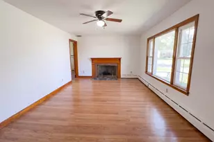 41 Hicks St, Chicopee, MA 01020 - Photo 3