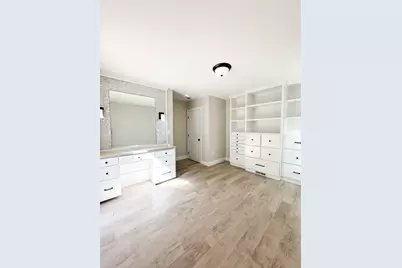 289 Commercial St, Whitman, MA 02382 - Photo 9
