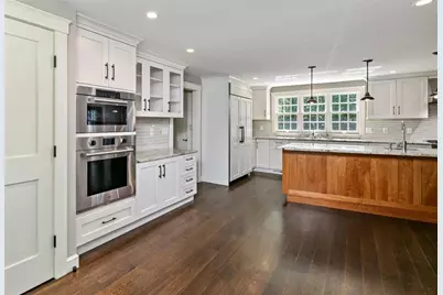 135 Raleigh Tavern Lane, North Andover, MA 01845 - Photo 9