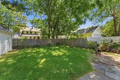 47 Thorndyke St, Springfield, MA 01118 - Photo 3