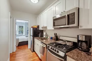 130 Myrtle St, Boston, MA 02114 - Photo 3