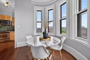 261 Commonwealth Ave, Boston, MA 02116 - Photo 3