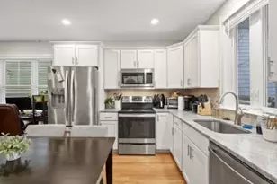 22 Henderson St, Somerville, MA 02145 - Photo 11