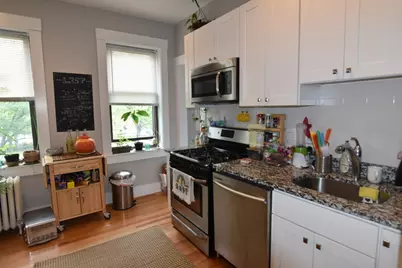 9 Greenway Ct. #2, Brookline, MA 02446 - Photo 7