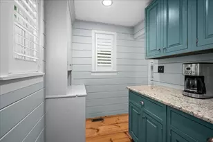 225 E Temple St, Boylston, MA 01505 - Photo 9