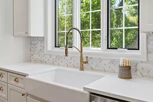 131 Maple St, Scituate, MA 02066 - Photo 5