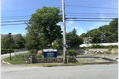 922 Lynnfield St, Lynnfield, MA 01940 - Photo 5