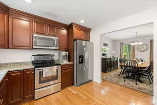 34 Amesbury Ave, Amesbury, MA 01913 - Photo 9