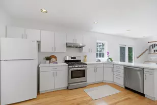 81 Parish Rd, Needham, MA 02494 - Photo 5
