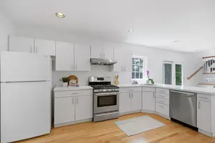 81 Parish Rd, Needham, MA 02494 - Photo 5