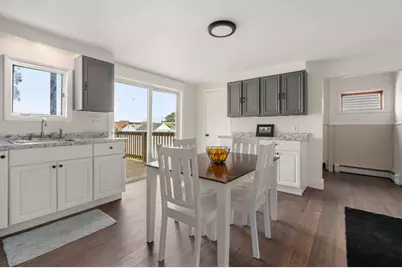 26 Vernon St, Holyoke, MA 01040 - Photo 7