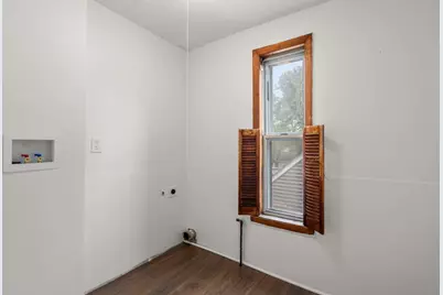 26 Vernon St, Holyoke, MA 01040 - Photo 17