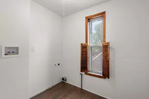 26 Vernon St, Holyoke, MA 01040 - Photo 17