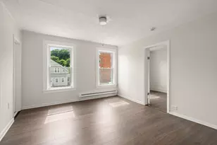 26 Vernon St, Holyoke, MA 01040 - Photo 19