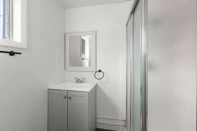 26 Vernon St, Holyoke, MA 01040 - Photo 31