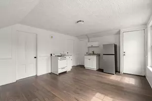 26 Vernon St, Holyoke, MA 01040 - Photo 25