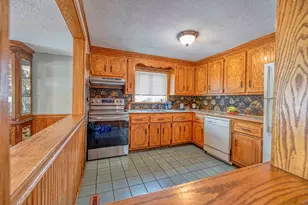 36 McGowan St, Fall River, MA 02723 - Photo 9