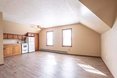 3 Charles St #3R, Chicopee, MA 01020 - Photo 3