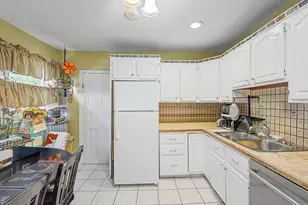 178-180 Brookside Parkway, Medford, MA 02155 - Photo 11