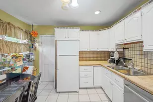 178-180 Brookside Parkway, Medford, MA 02155 - Photo 7