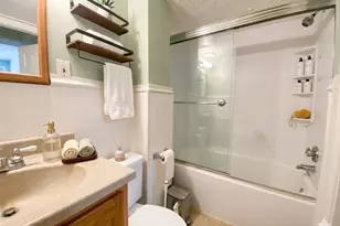 239 Commonwealth Ave, Boston, MA 02116 - Photo 9