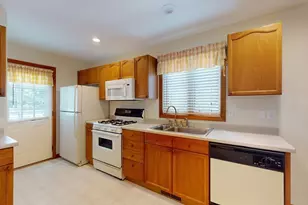 55 Alvord Pl, South Hadley, MA 01075 - Photo 7