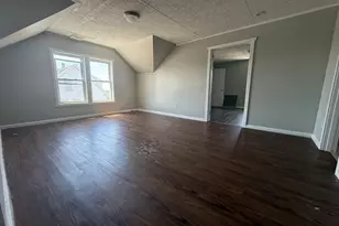 908 Plymouth Ave, Fall River, MA 02721 - Photo 9