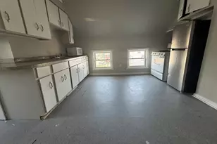 908 Plymouth Ave, Fall River, MA 02721 - Photo 5