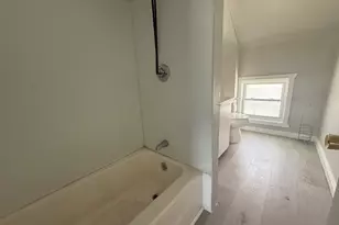 908 Plymouth Ave, Fall River, MA 02721 - Photo 11