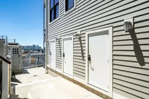 284 Bunker Hill St, Boston, MA 02129 - Photo 37