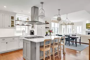 284 Bunker Hill St, Boston, MA 02129 - Photo 9