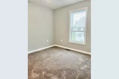 17 Foster St #15, Brockton, NH 03201 - Photo 7