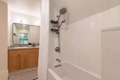 114 S Main St, Northampton, MA 01062 - Photo 27
