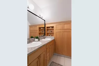 114 S Main St, Northampton, MA 01062 - Photo 29