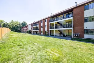 2400 Skyline Dr, Lowell, MA 01854 - Photo 23